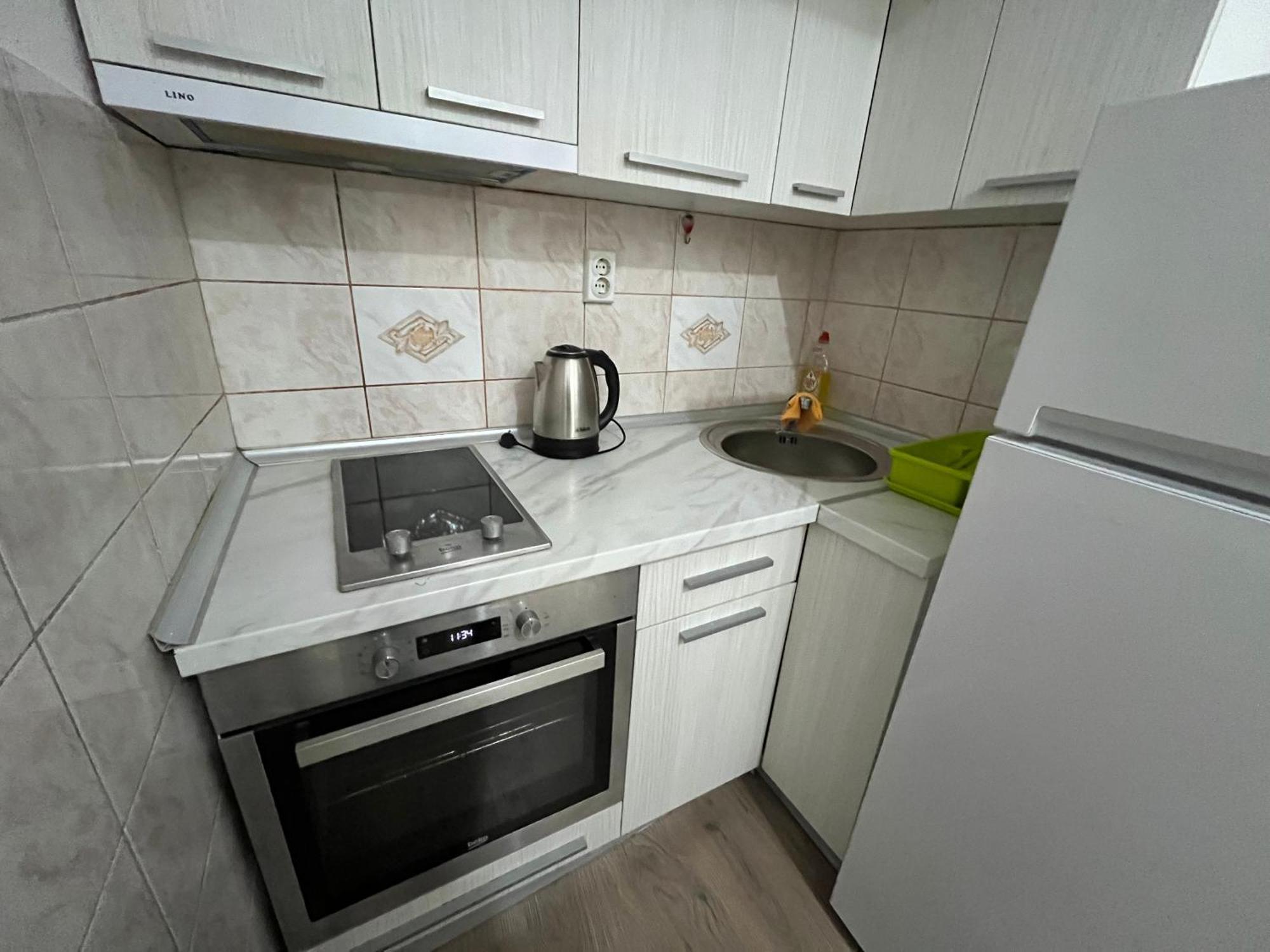 Central M - 5 Apartments Skopje Zimmer foto